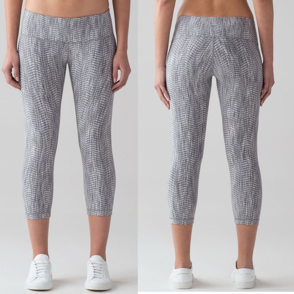 Lululemon wunder under crop III /Luon Arrow Jacquard Battleship Silver Spoon